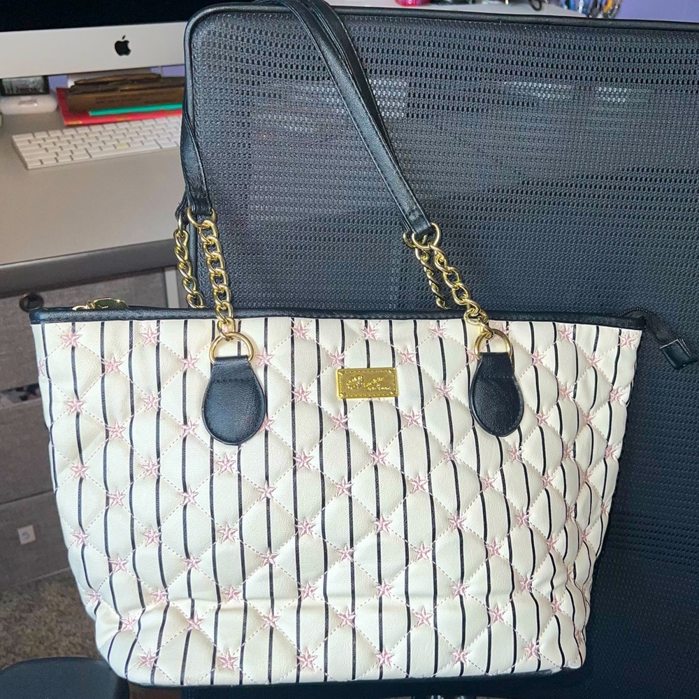 Betsey Johnson stars & stripes bag - Picture 1 of 10